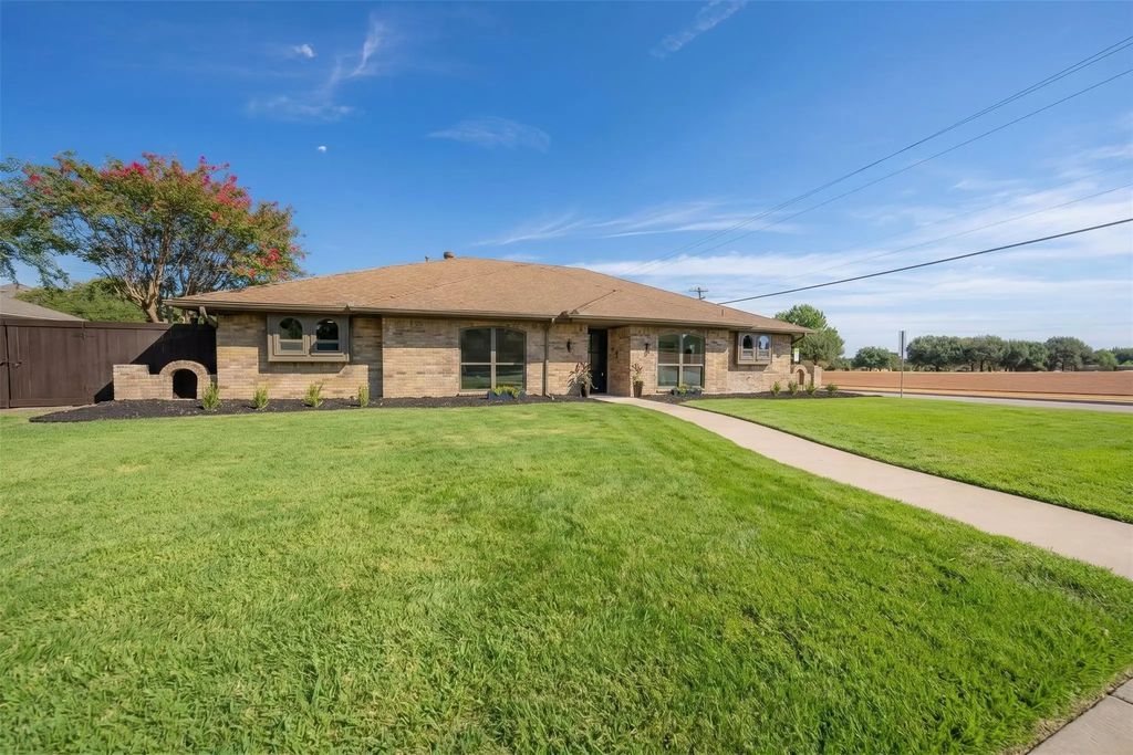 2701 Crow Valley Trail, Plano