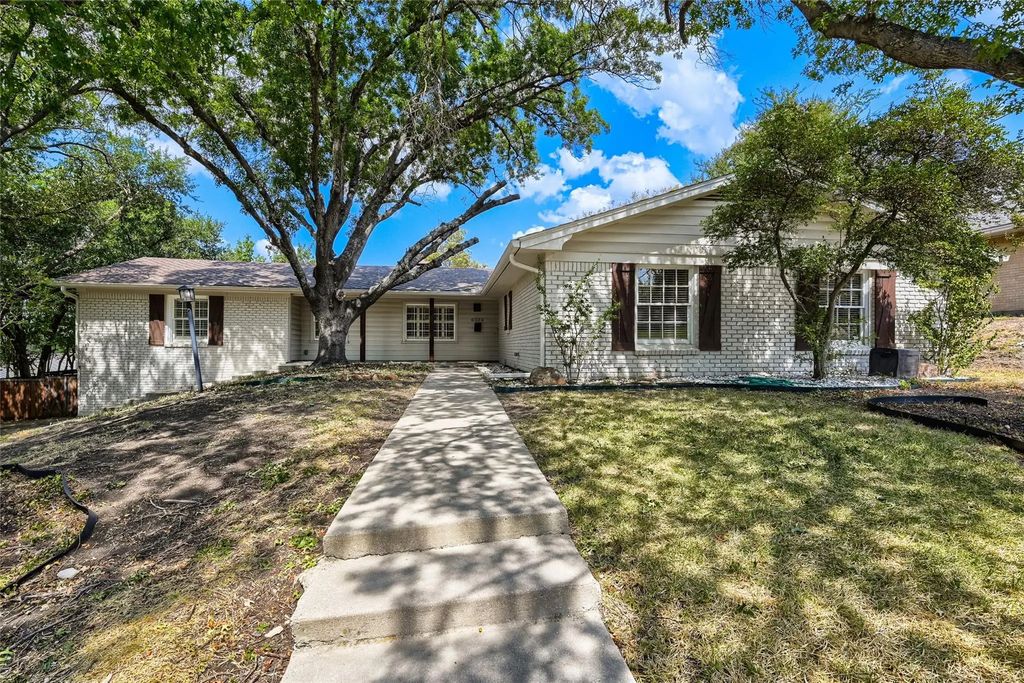 6504 Genoa Road, Fort Worth
