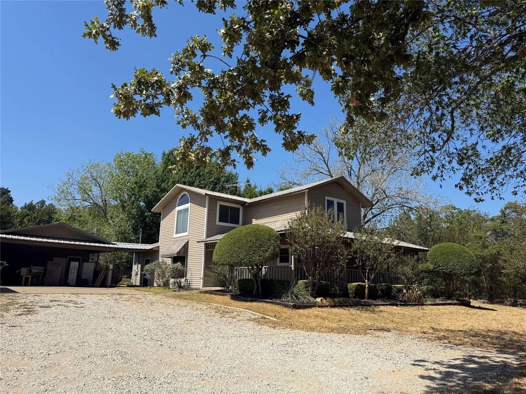 820 Forgotten Lane, Burleson