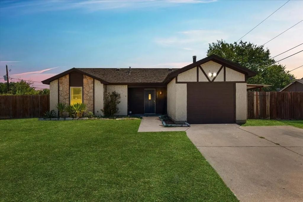 5511 Creek Valley Drive, Arlington