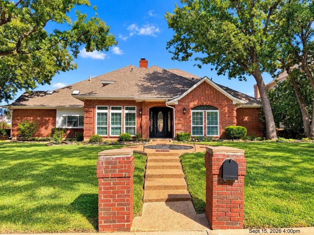 2103 Bay Club Drive, Arlington