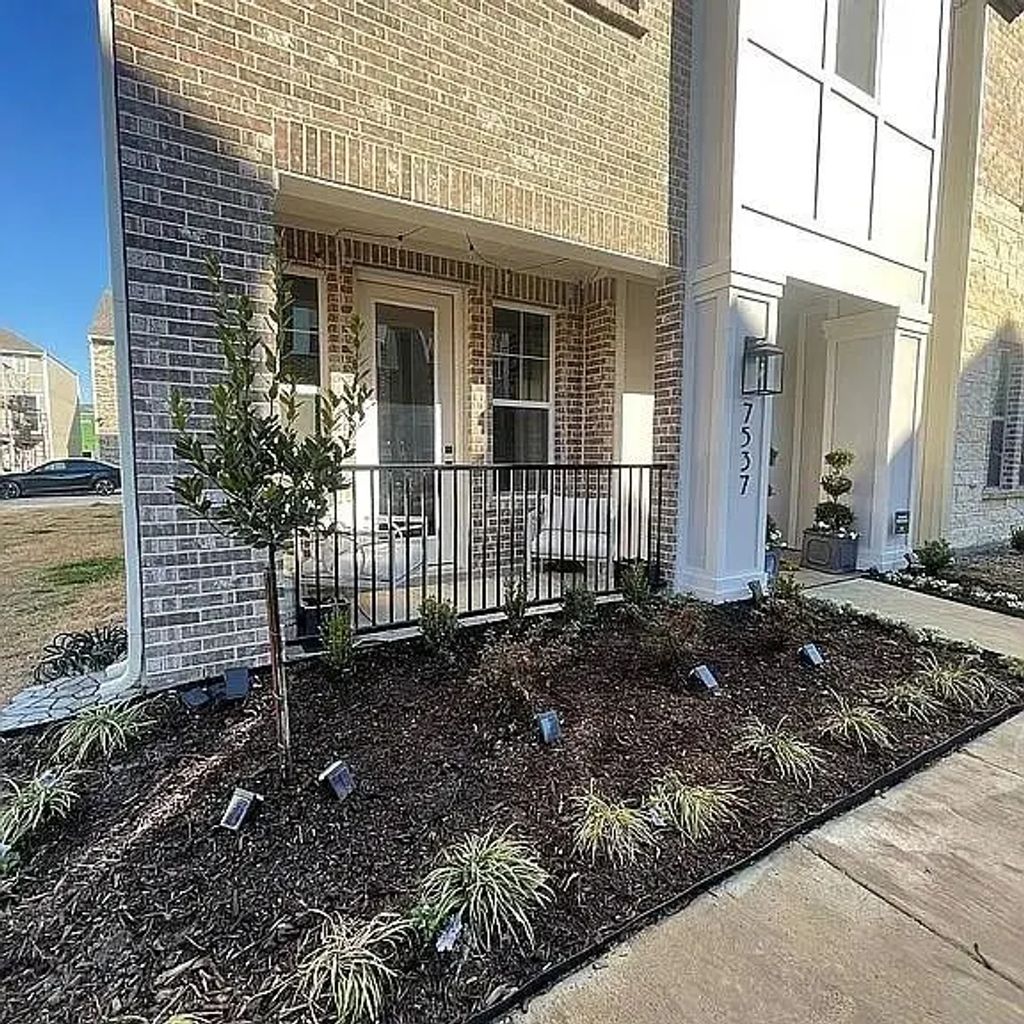7537 Laburnam, Dallas