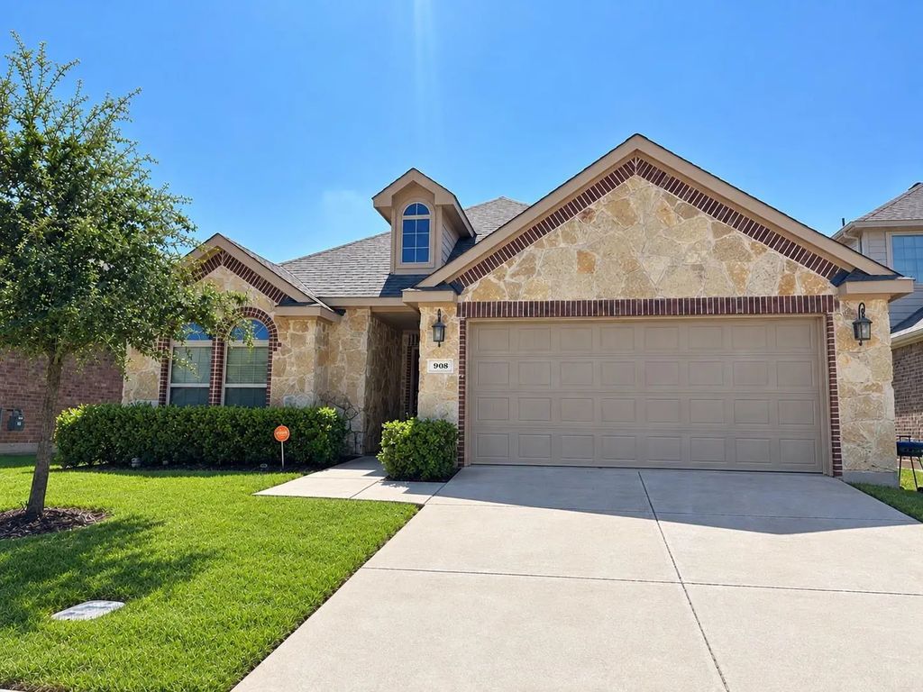 908 Lake Sierra Way, Little Elm