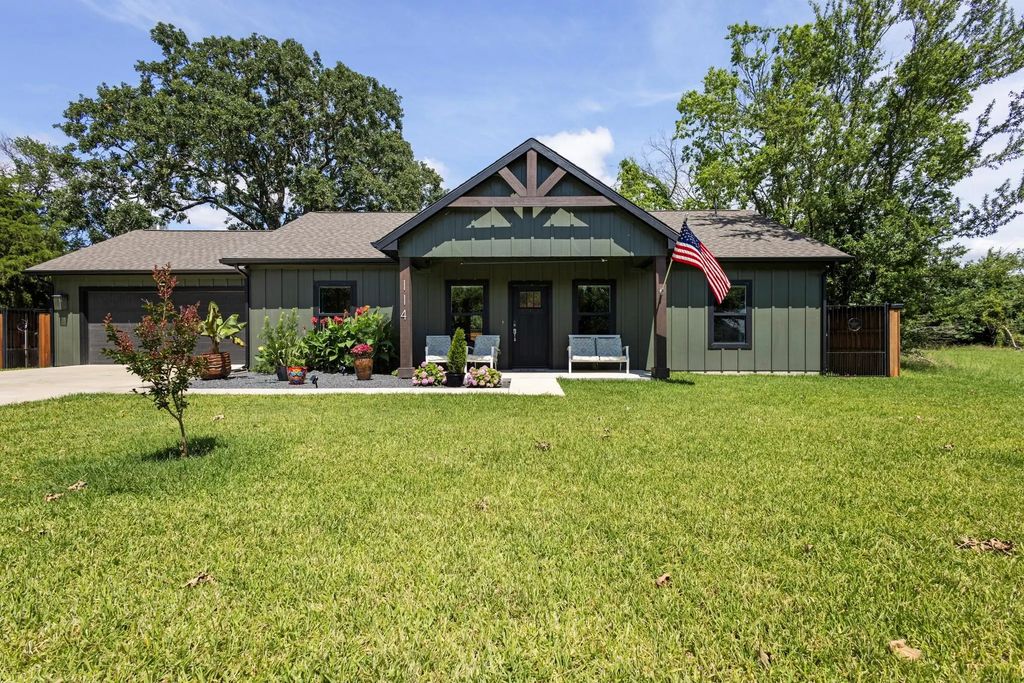114 Garrett Lane, Gun Barrel City