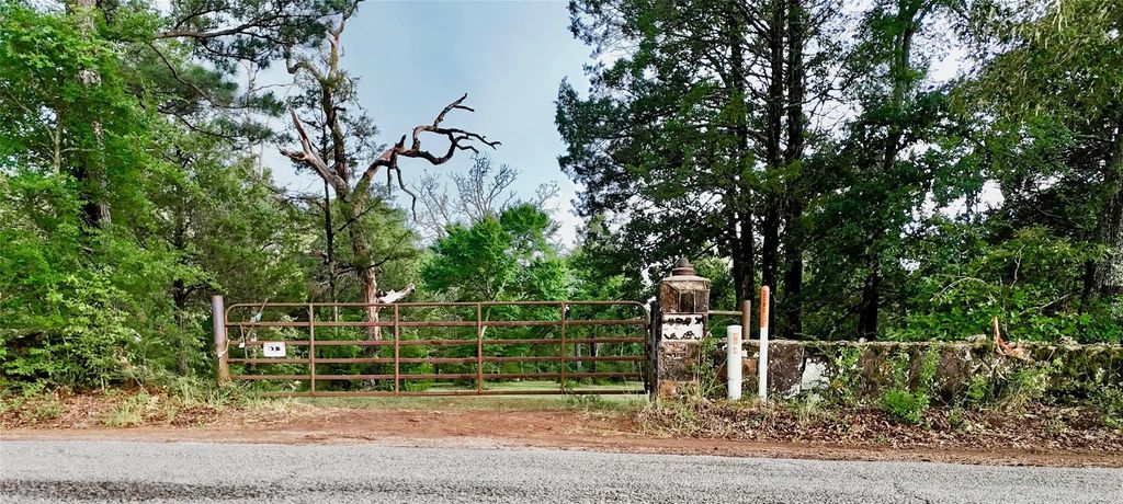 Gibson Road, Athens