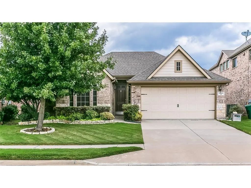 1505 Sparrow Lane, Aubrey