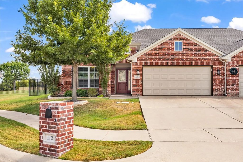 112 Terra Verde Court, Waxahachie