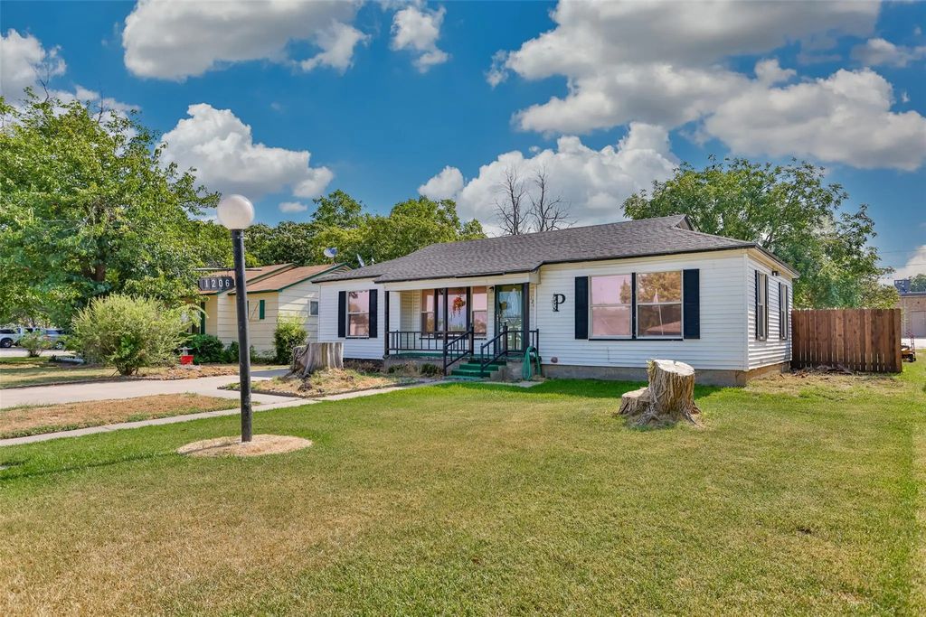 1206 N Morris Street, Gainesville
