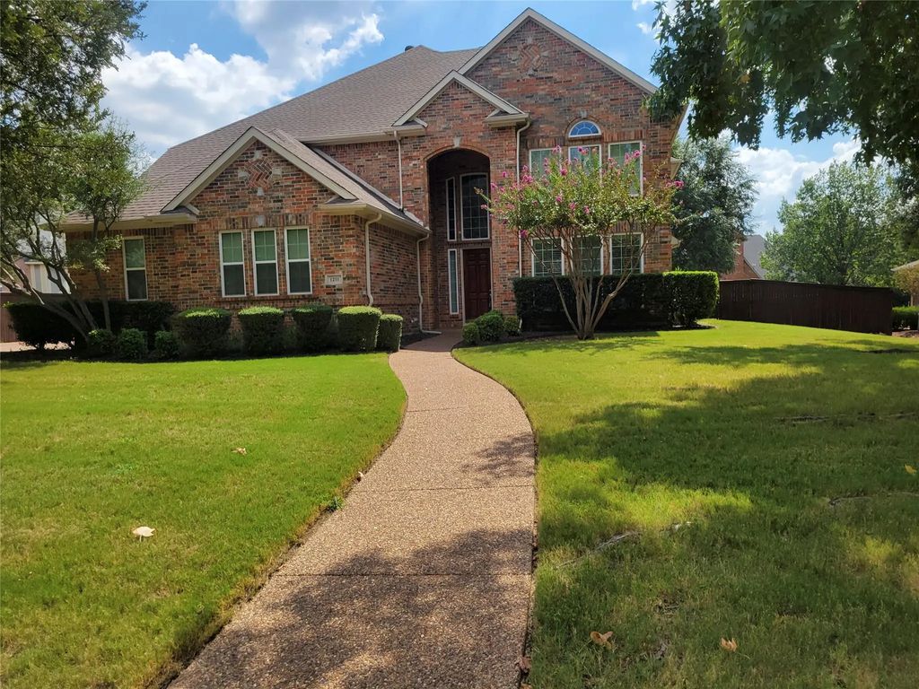 1211 Kings Brook Drive, Southlake