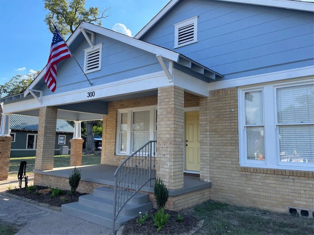 300 S Prairieville Street, Athens