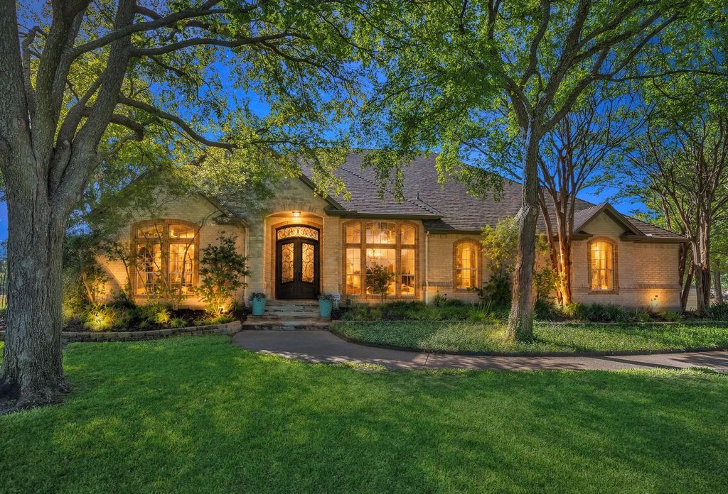 173 Cattlebaron Parc Drive, Fort Worth