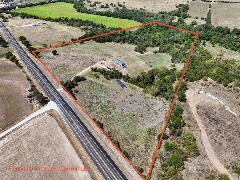 6927 State Highway 22, Bynum