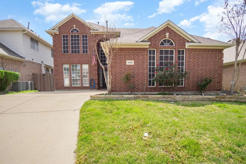 4704 Carolina Trace Trail, Fort Worth