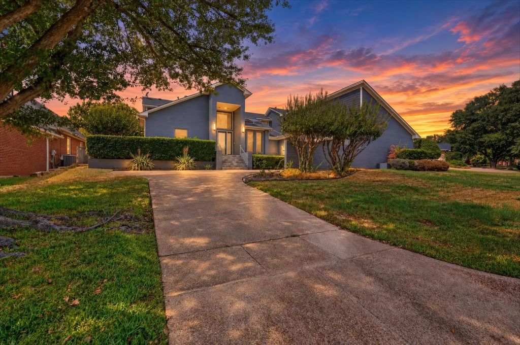 811 Turnberry Drive, Mansfield