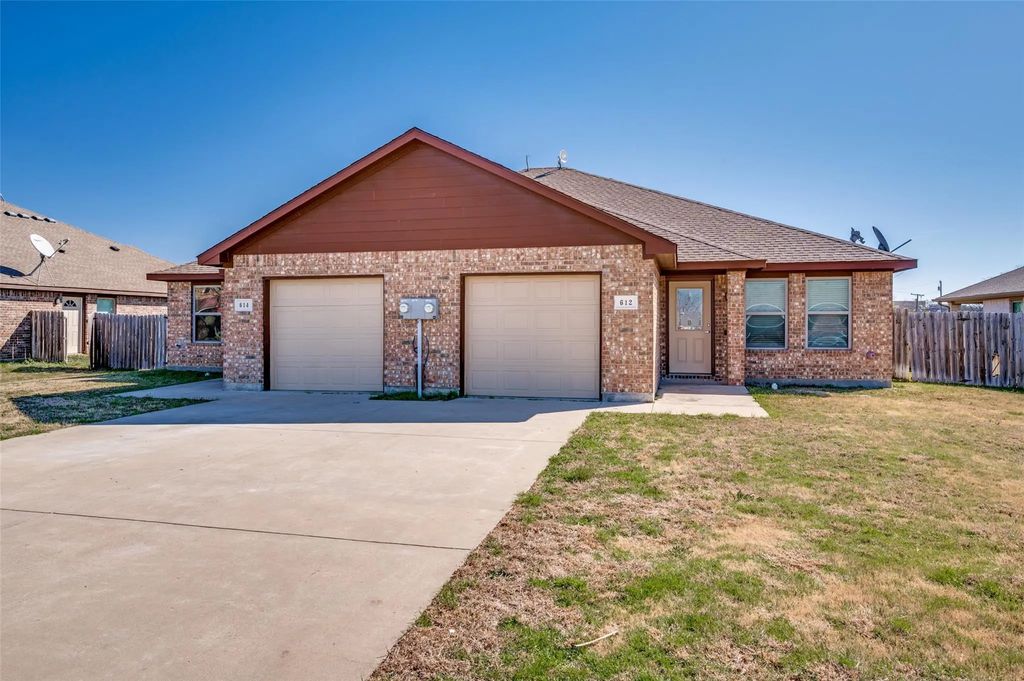 612 N 6th, Gunter