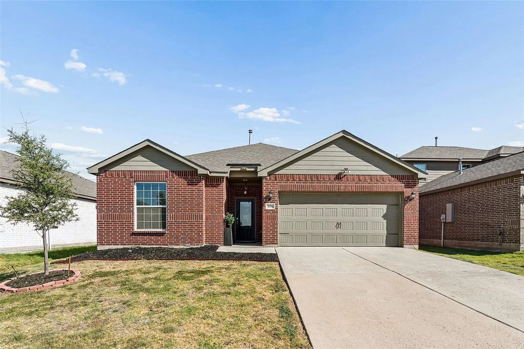 208 Emma Drive, Anna