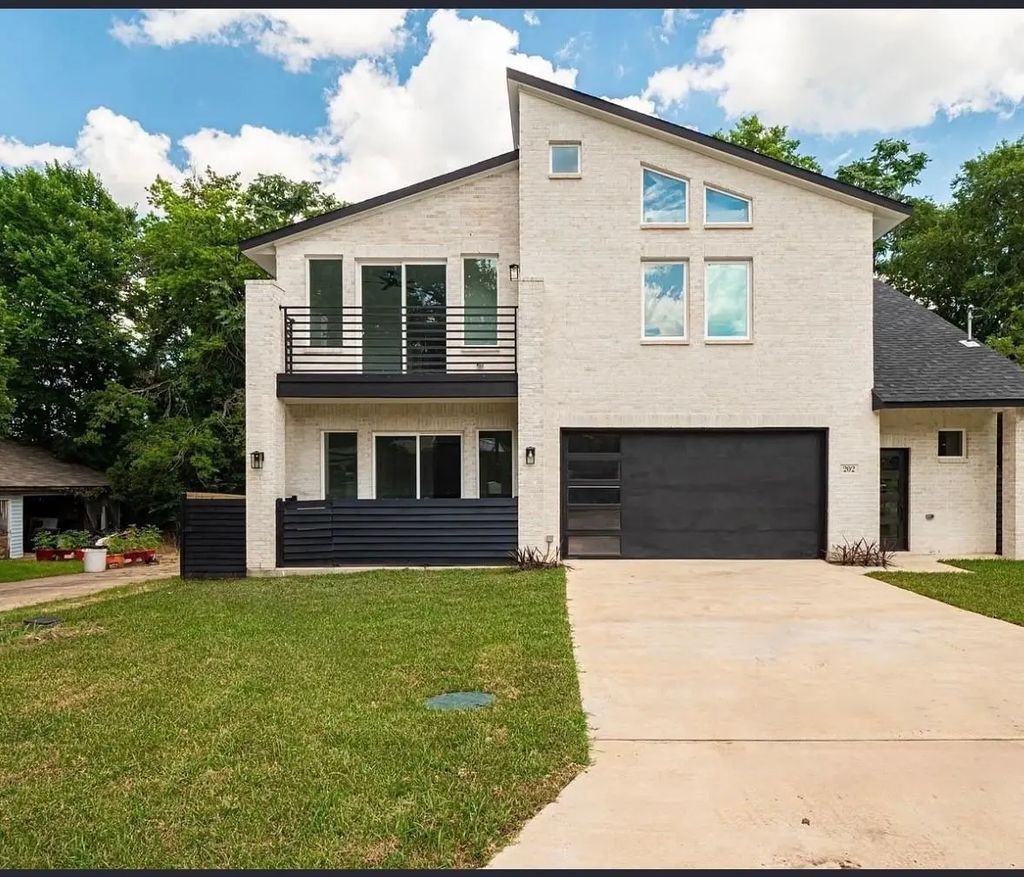 202 Wykagyl Street, Kaufman