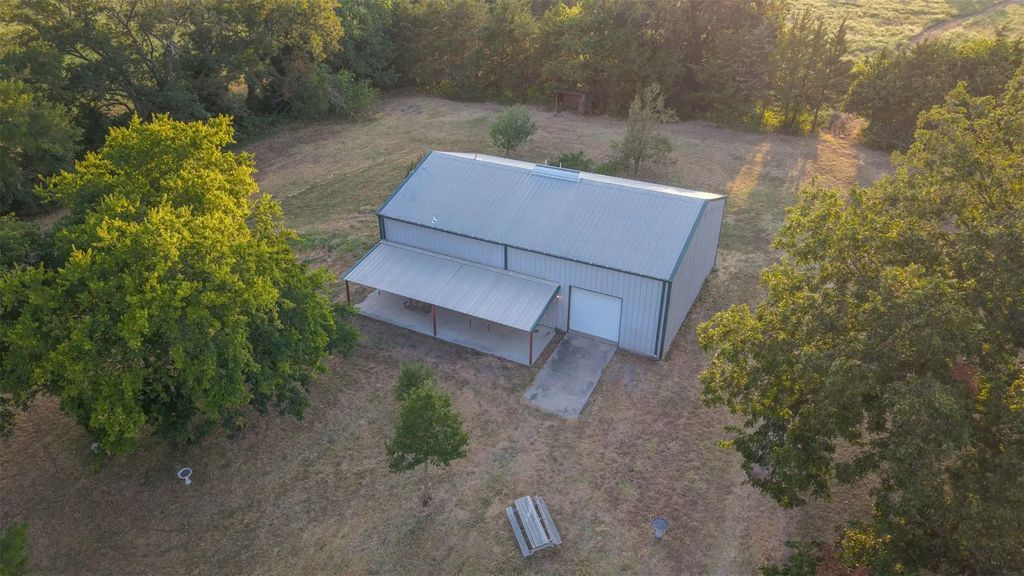 4300 County Road 4640, Trenton