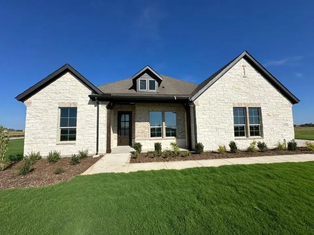 180 Aurora Avenue, Valley View