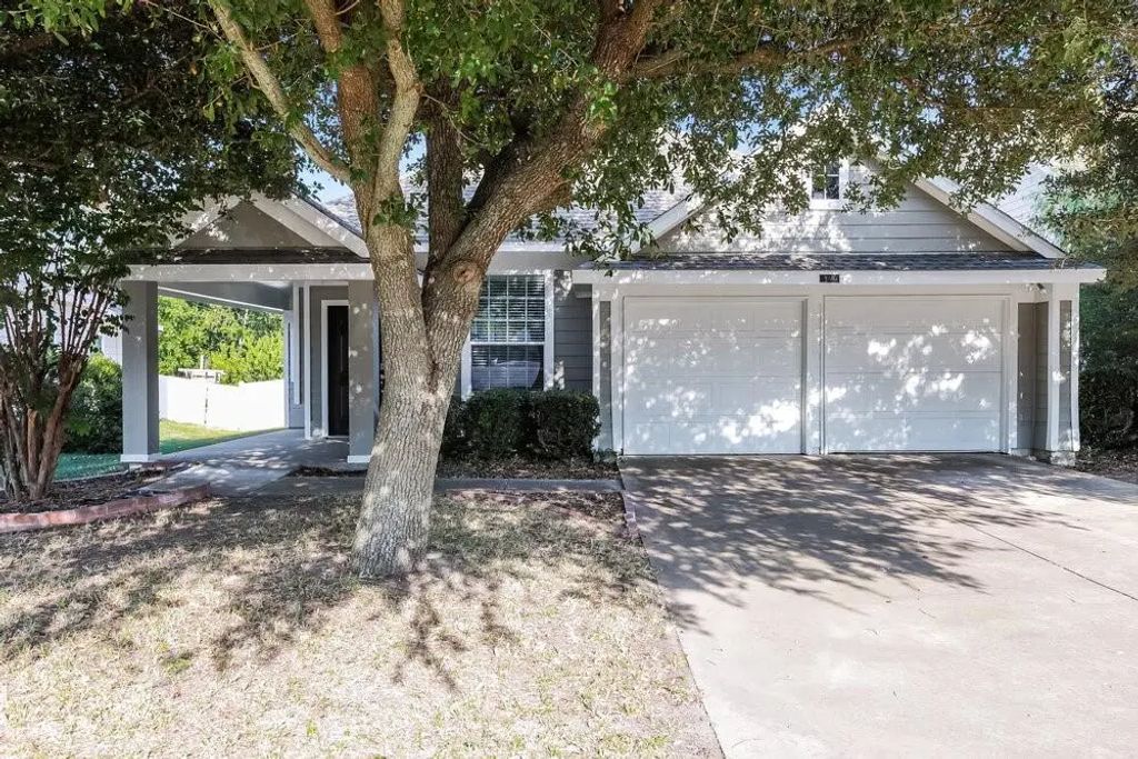 240 Creekview Drive, Anna