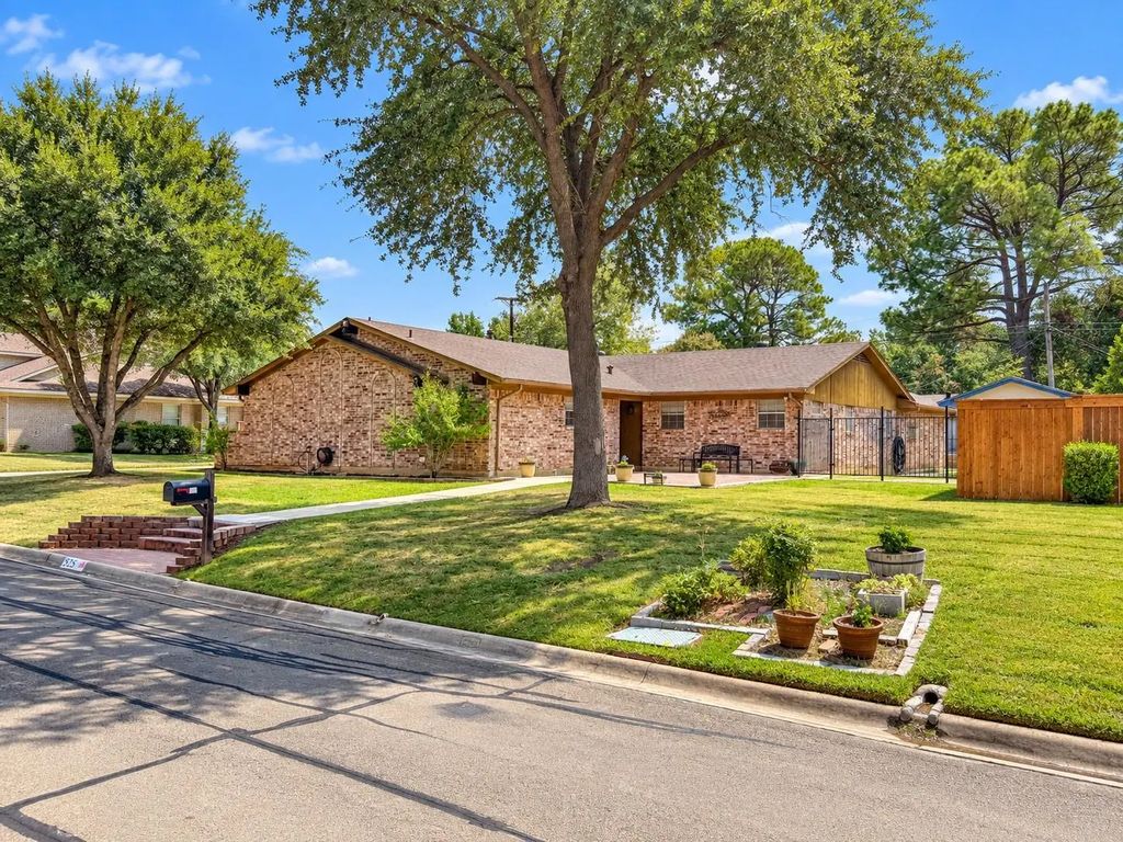 525 Magnolia Street, Denton