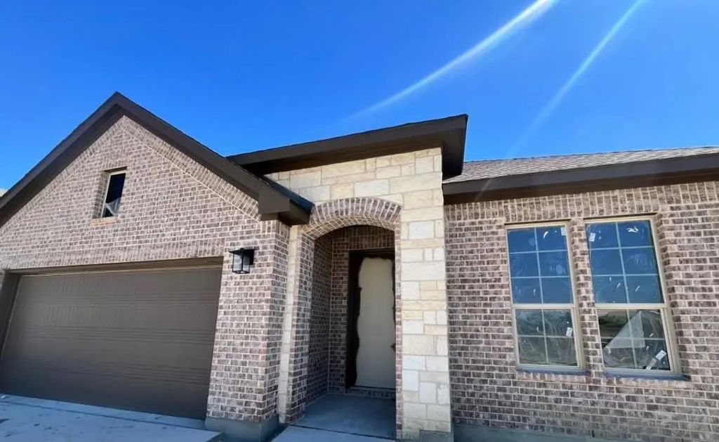 1013 Pecan Tree Lane, Fort Worth
