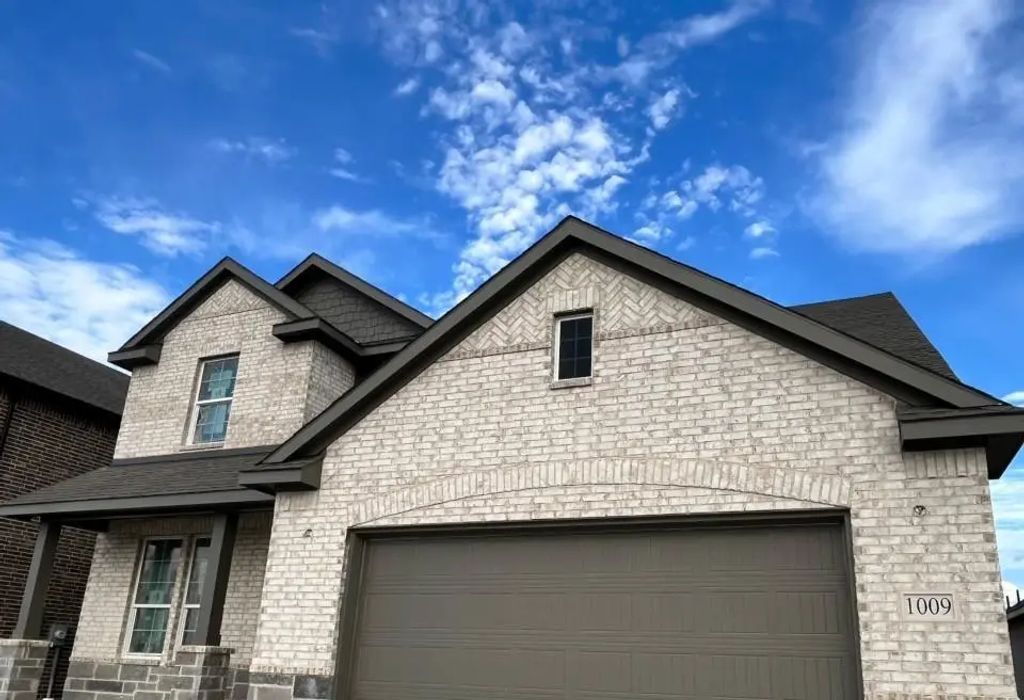 1009 Pecan Tree Lane, Fort Worth