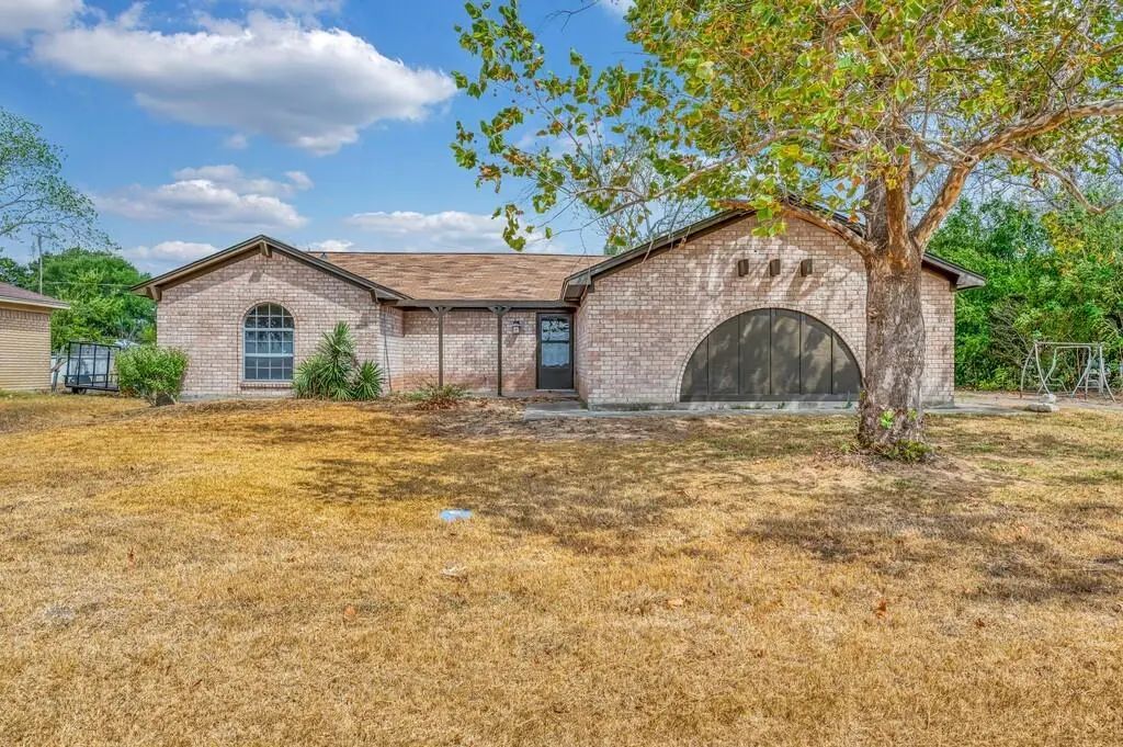 369 Anna Hobbs Lane, Bruceville Eddy