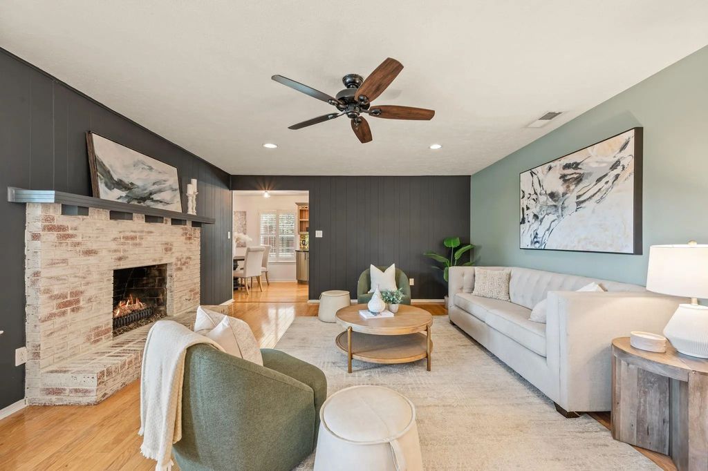 12450 Wood Manor Circle, Farmers Branch
