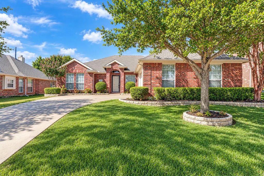 2309 Trickling Creek Drive, Garland