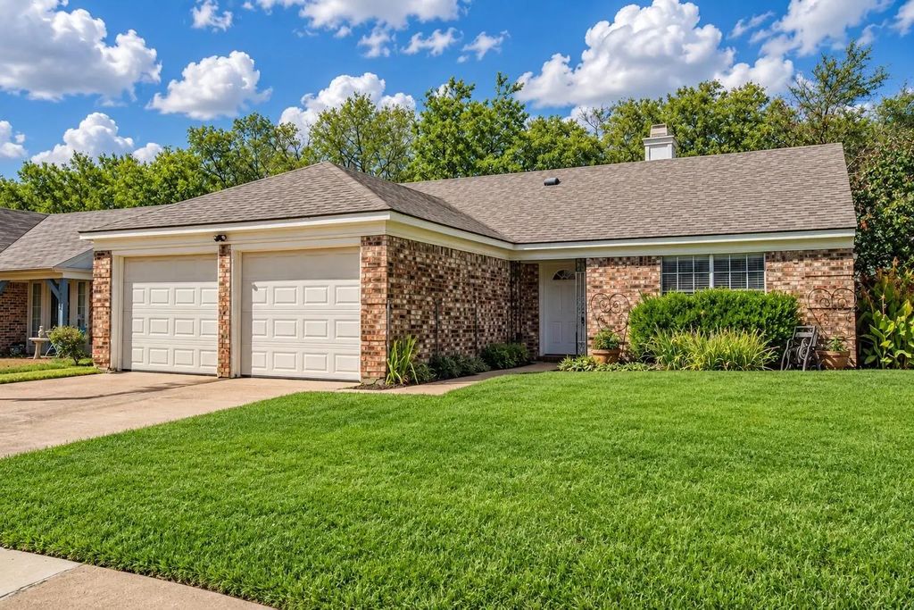 5522 Yaupon Drive, Arlington