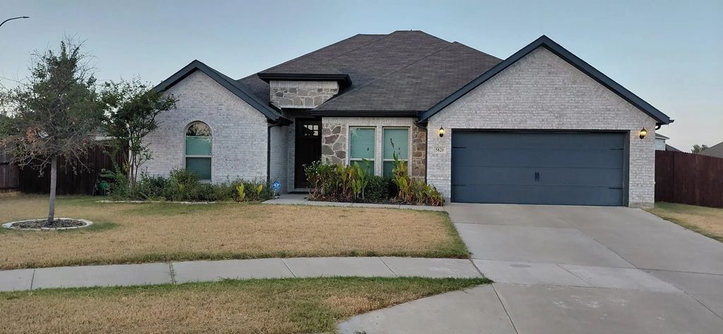5820 Watts Bar Court, Fort Worth