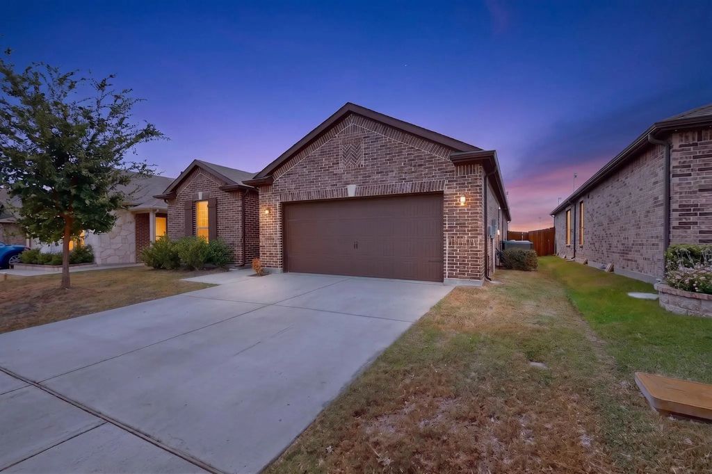 600 Bronze Forest Drive, Fort Worth
