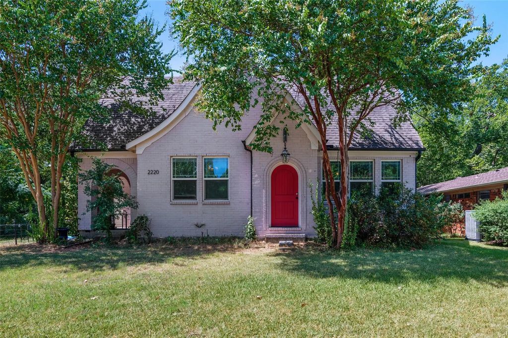 2220 Burning Tree Lane, Denton
