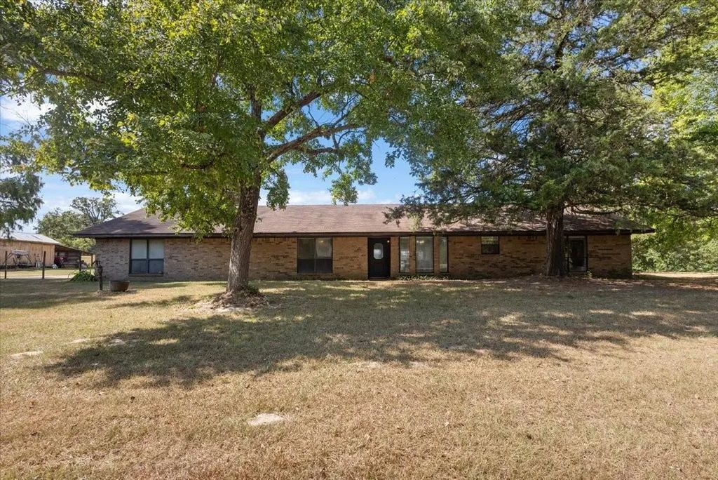 102 Private Road 3174, Gilmer