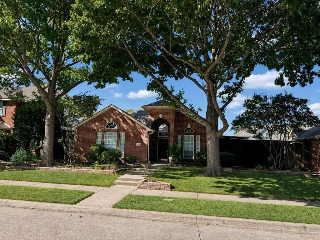 9518 Prestmont Place, Frisco