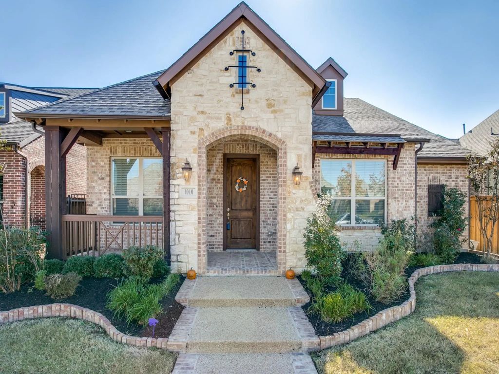 1010 Crystal Oak Lane, Arlington