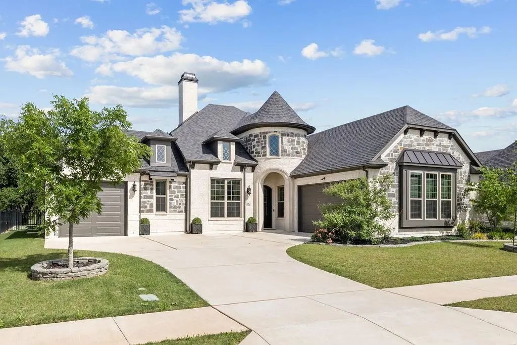 13924 E Riviera Drive, Fort Worth