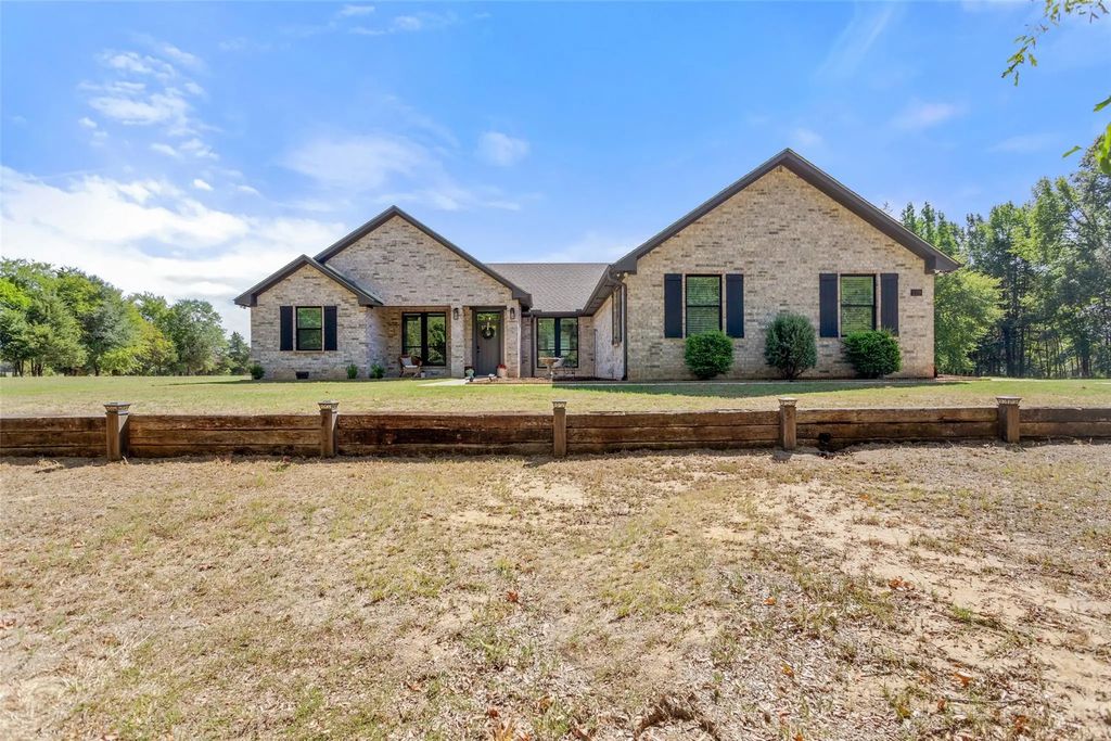 129 County Road 4847, Winnsboro