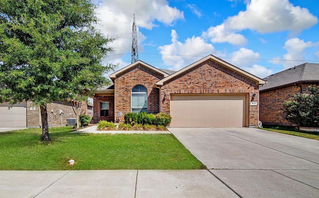 825 Key Deer Drive, Fort Worth