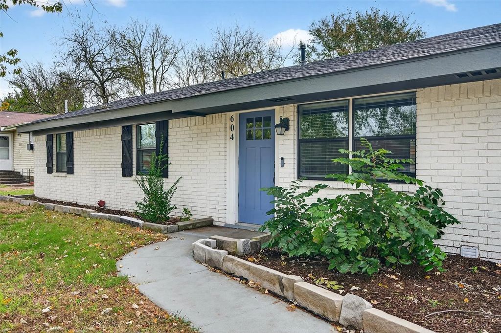 604 E Summit Street, Sherman