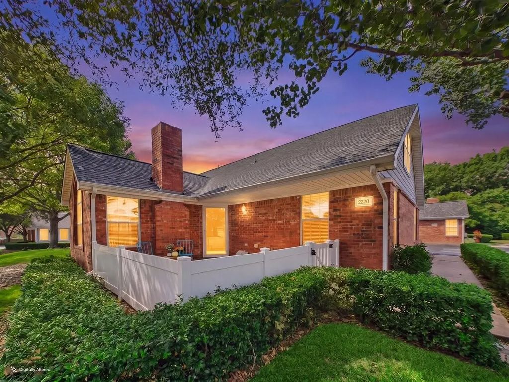 2220 Countryside Drive, Bedford