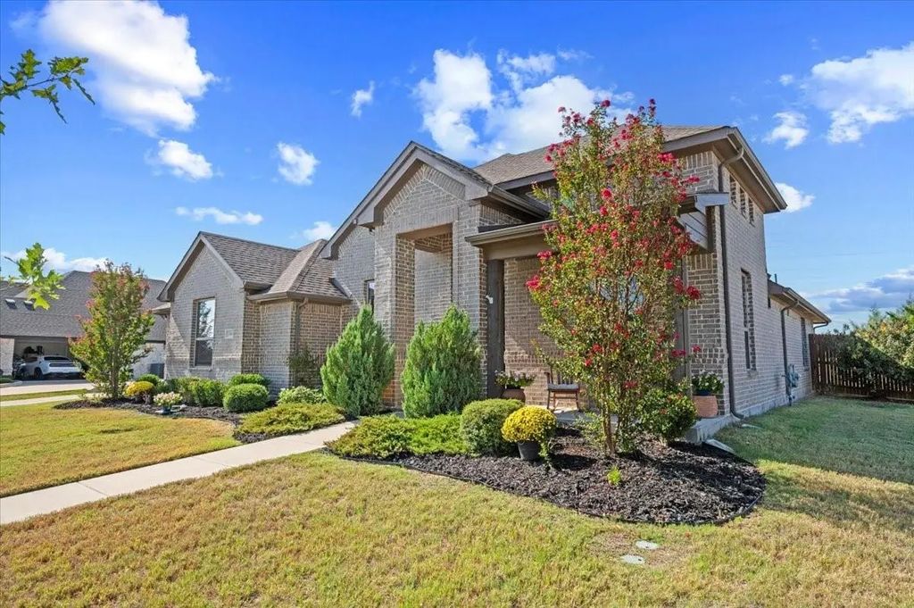 136 Sapphire Lane, Waxahachie