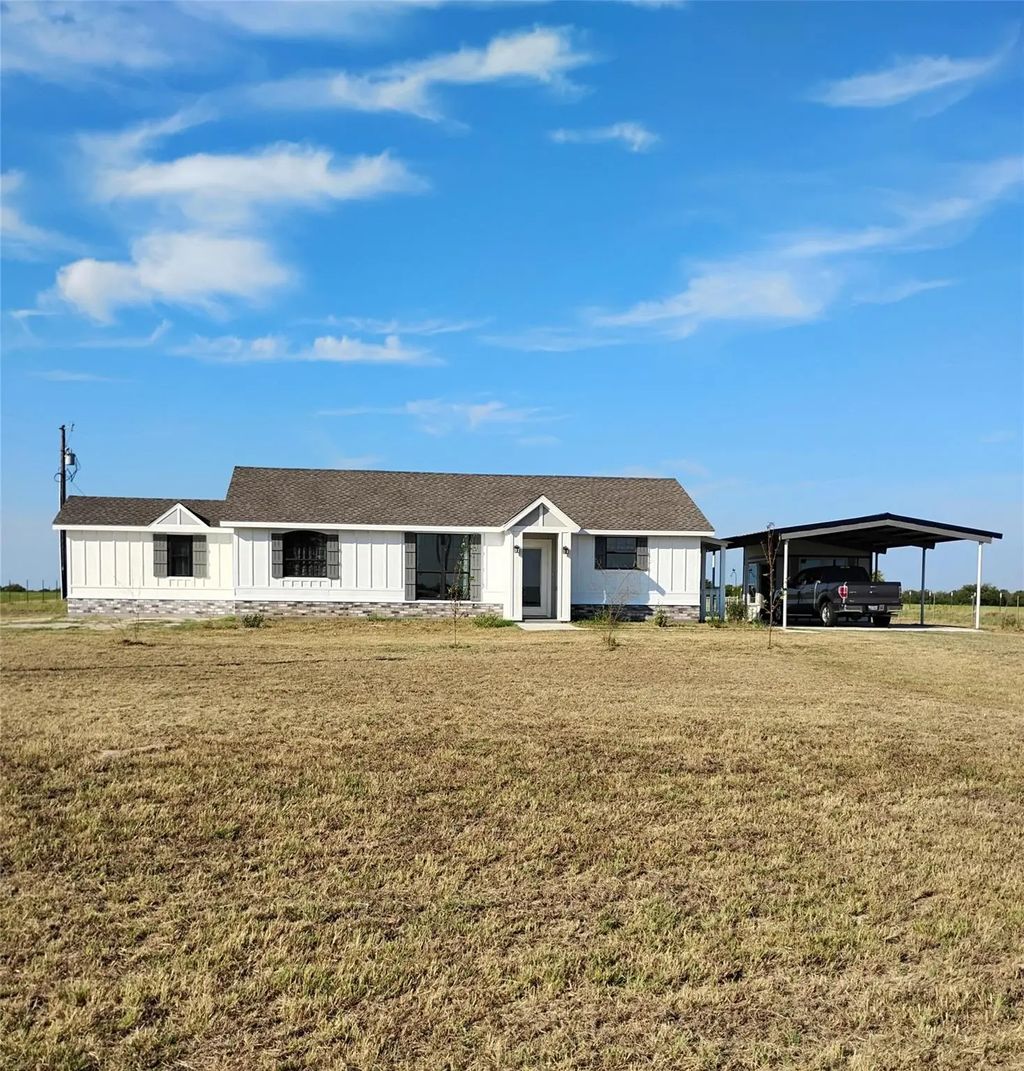 1999 County Road 3103, Edgewood