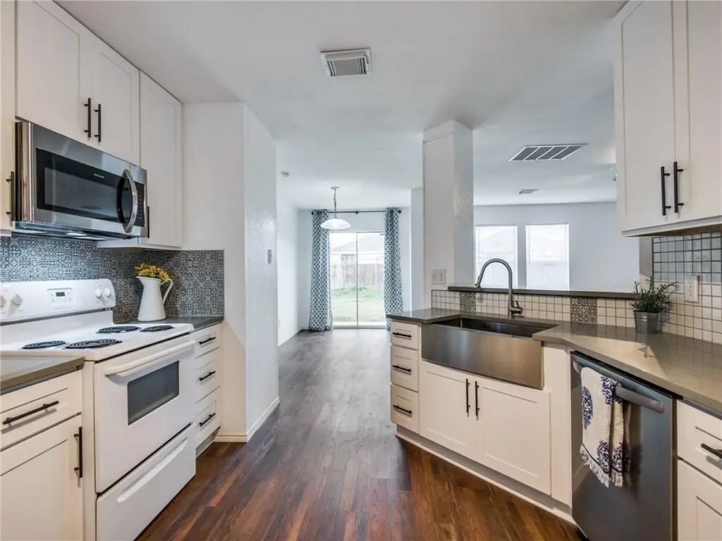 1428 Laurel Hall Lane, Little Elm