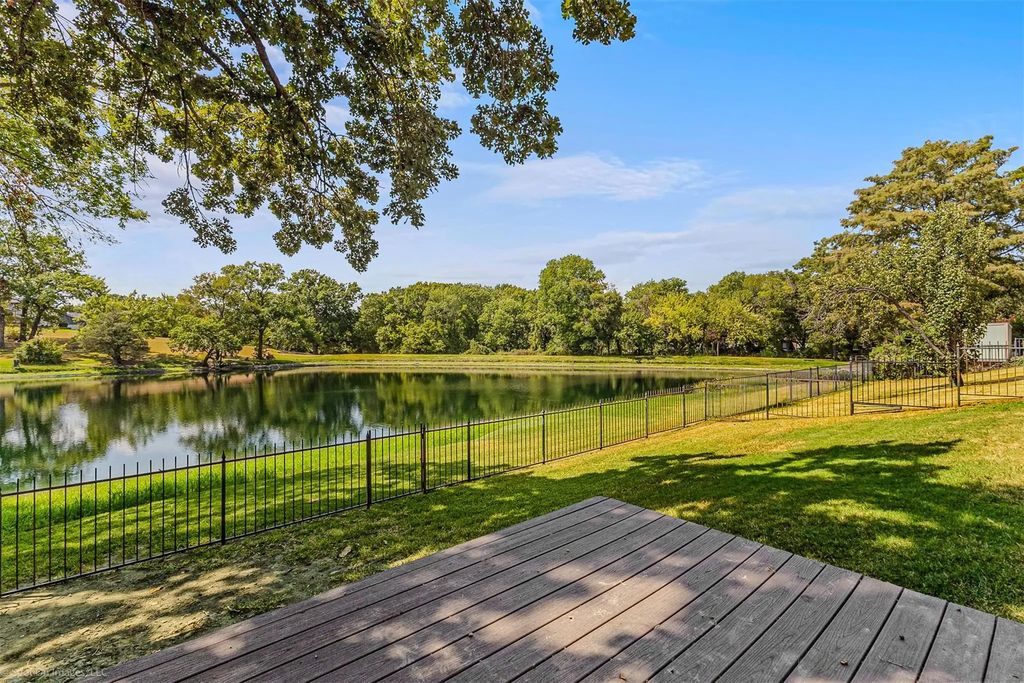 208 Lionhart Place, Rockwall