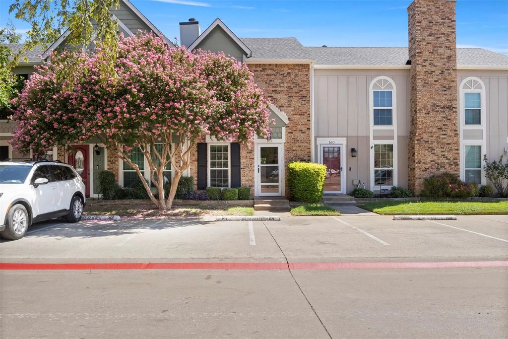 161 Merlin Way, Euless