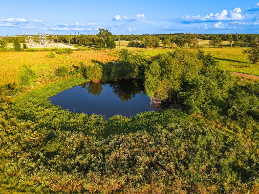 330 County Road 930, Teague