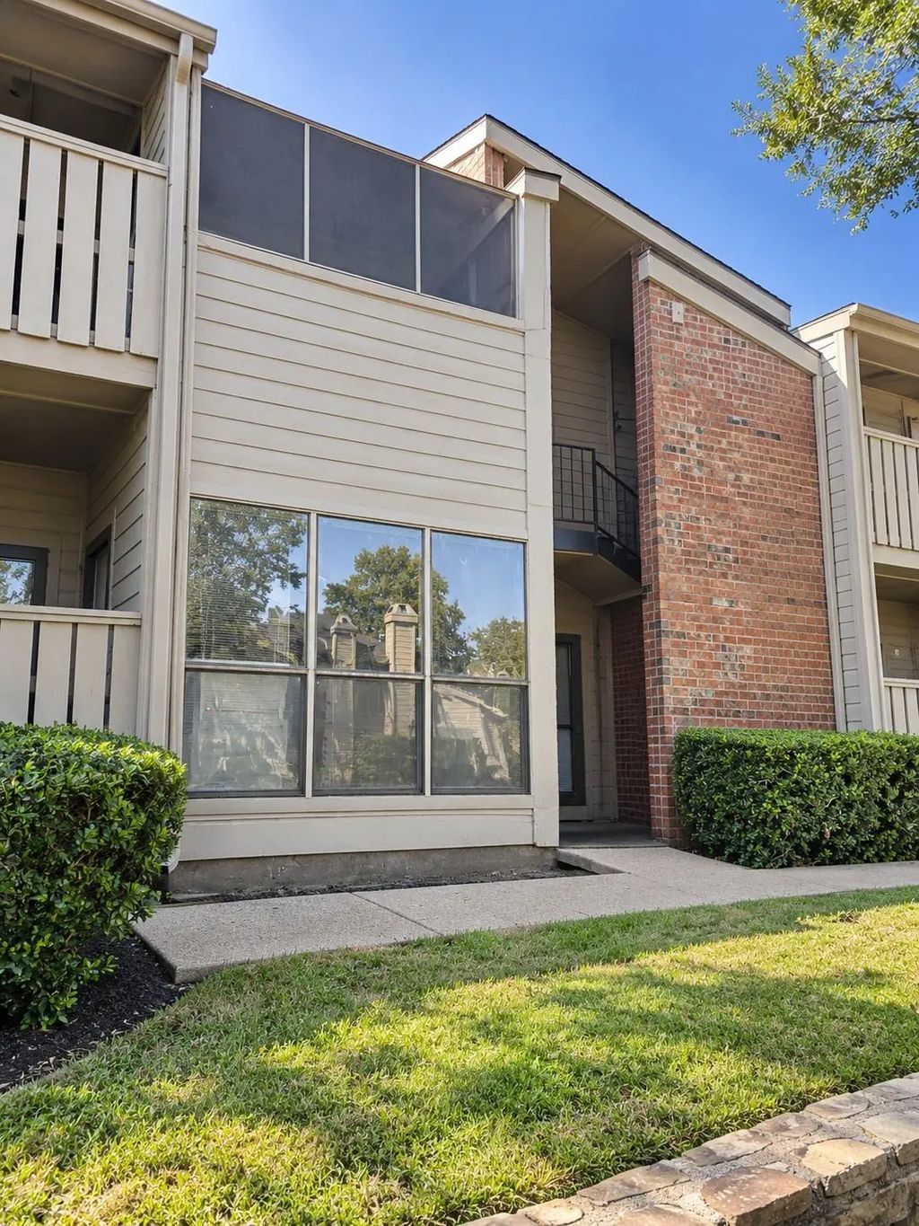 9600 Royal Lane 302, Dallas