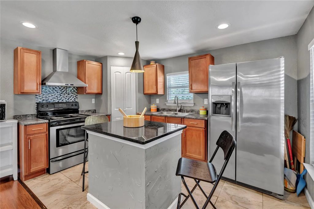 4405 Ray White Rd, Fort Worth